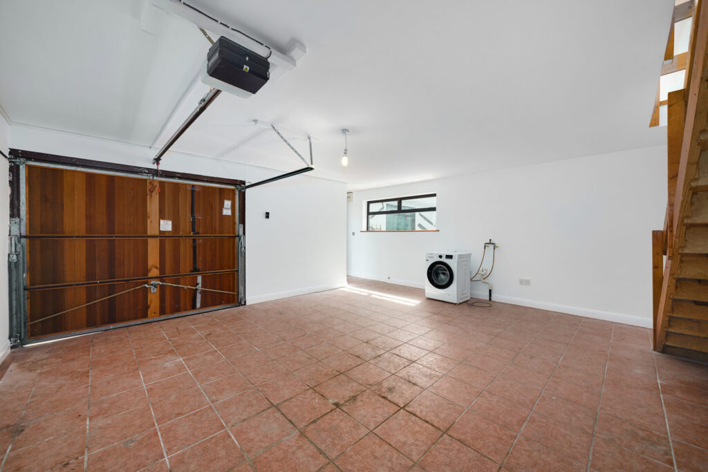 Muphystown House, Kilgobbin Road, Sandyford, Dublin 18, D18 A2P1 Muphystown House, Kilgobbin Road, Sandyford, Dublin 18, D18 A2P1